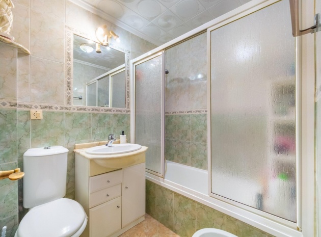 Resale - Villa - Torrevieja - Torrevieja Centro