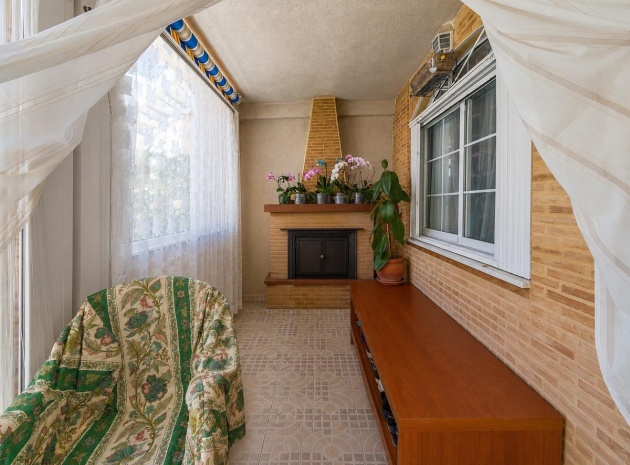 Resale - Villa - Torrevieja - Torrevieja Centro