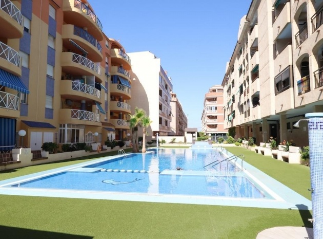 Återförsäljning - Lägenhet - Torrevieja - Beachside Torrevieja