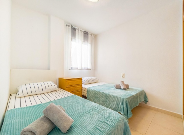 Resale - Apartment - Torrevieja - Playa De Los Locos