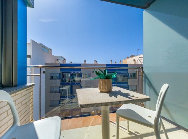 Resale - Apartment - Torrevieja - Playa De Los Locos