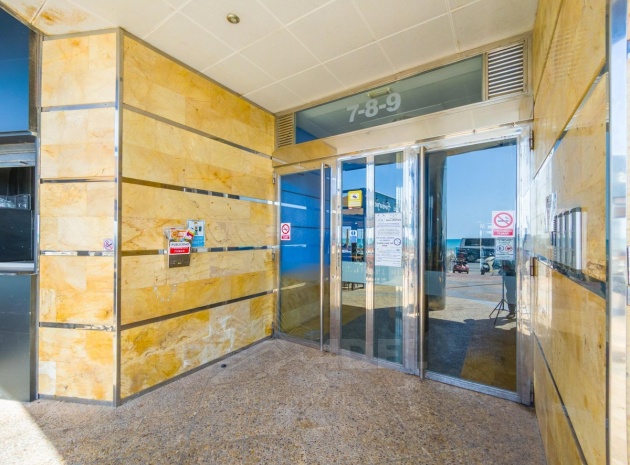 Resale - Apartment - Torrevieja - Playa De Los Locos