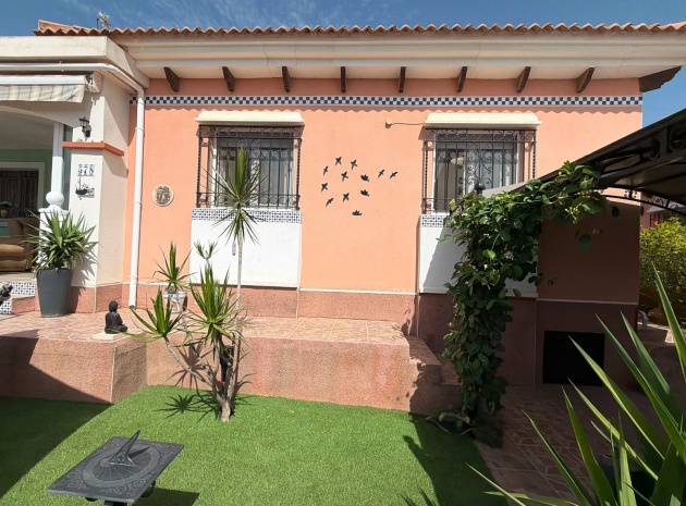 Revente - Villa - Los Montesinos - La Herada