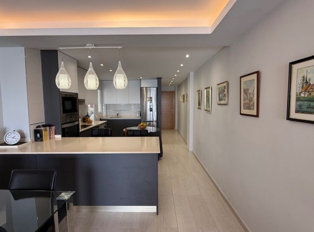 Resale - Apartment - Torrevieja - Torrevieja Centro