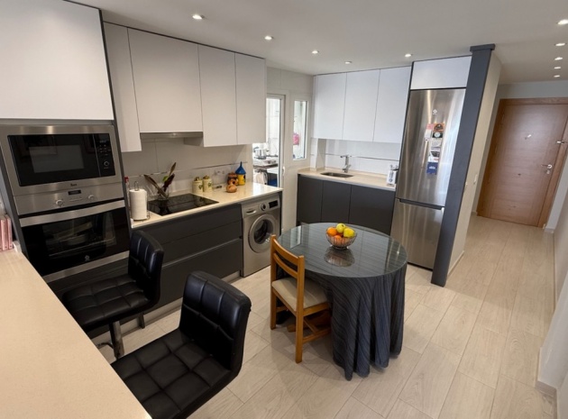 Resale - Apartment - Torrevieja - Torrevieja Centro