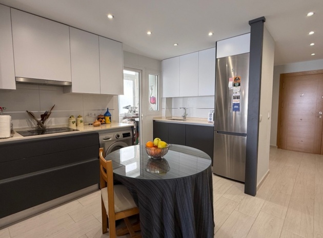 Resale - Apartment - Torrevieja - Torrevieja Centro