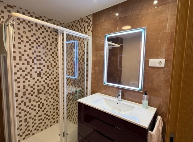 Resale - Apartment - Torrevieja - Torrevieja Centro