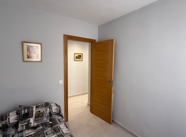 Resale - Apartment - Torrevieja - Torrevieja Centro