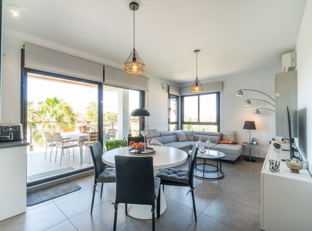 Resale - Apartment - Villamartin - La Fuente
