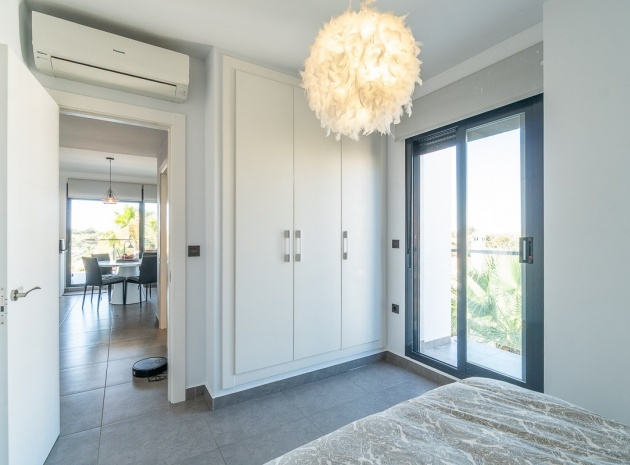 Resale - Apartment - Villamartin - La Fuente
