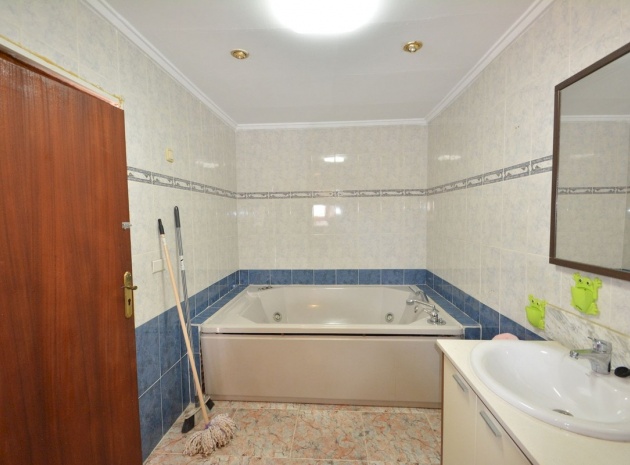 Resale - Townhouse - Torrevieja - Torrevieja Centro