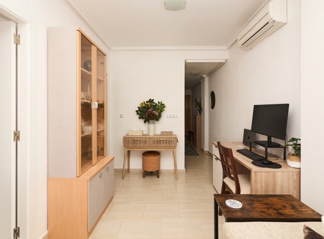Resale - Apartment - Torrevieja - Torrevieja Centro