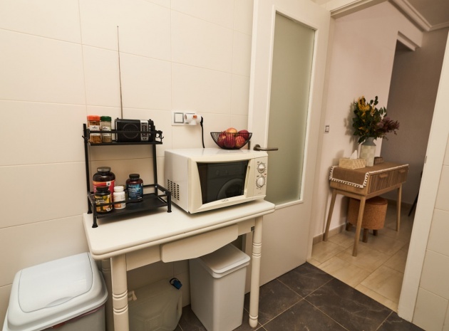 Resale - Apartment - Torrevieja - Torrevieja Centro