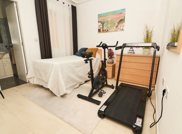 Resale - Apartment - Torrevieja - Torrevieja Centro