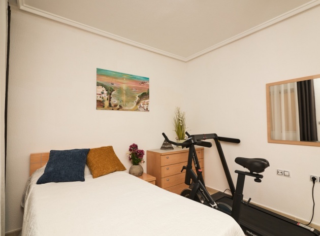 Resale - Apartment - Torrevieja - Torrevieja Centro
