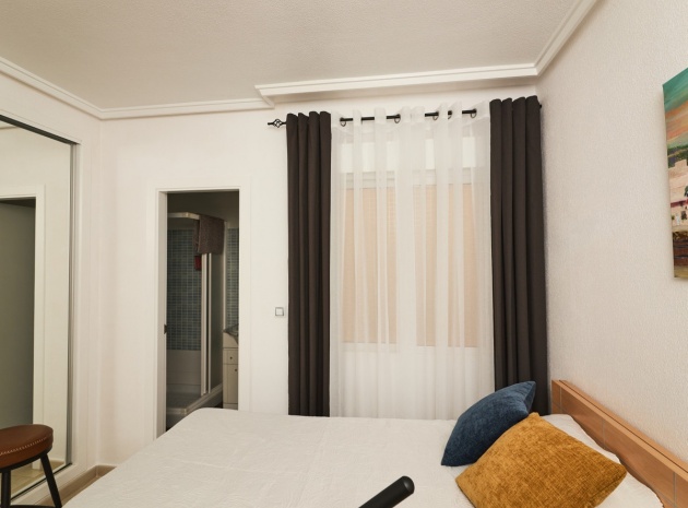 Resale - Apartment - Torrevieja - Torrevieja Centro