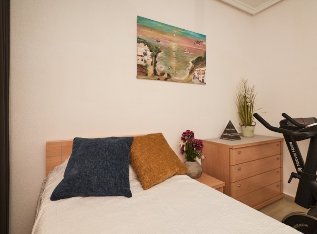 Resale - Apartment - Torrevieja - Torrevieja Centro