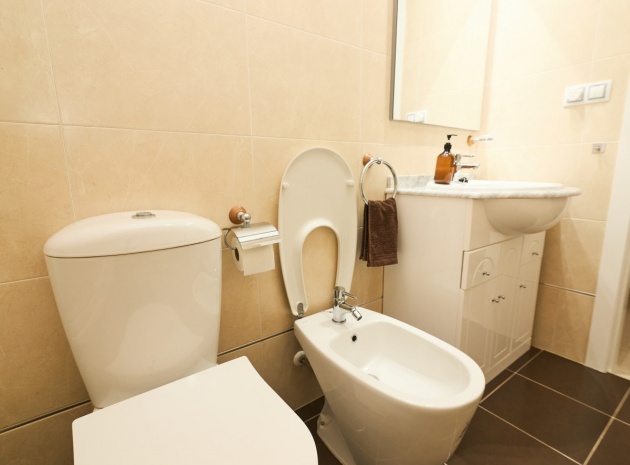 Resale - Apartment - Torrevieja - Torrevieja Centro