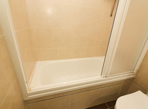 Resale - Apartment - Torrevieja - Torrevieja Centro