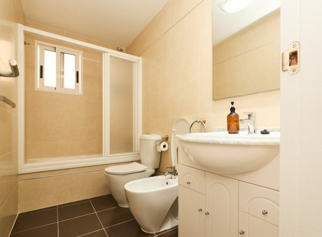 Resale - Apartment - Torrevieja - Torrevieja Centro