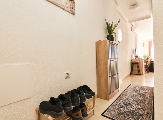 Resale - Apartment - Torrevieja - Torrevieja Centro