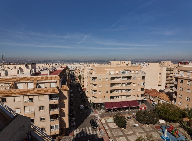 Resale - Apartment - Torrevieja - Torrevieja Centro