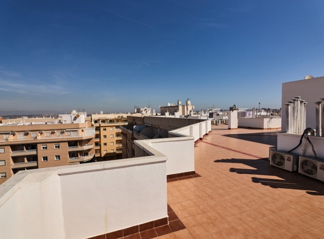 Resale - Apartment - Torrevieja - Torrevieja Centro