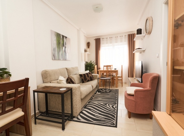 Resale - Apartment - Torrevieja - Torrevieja Centro