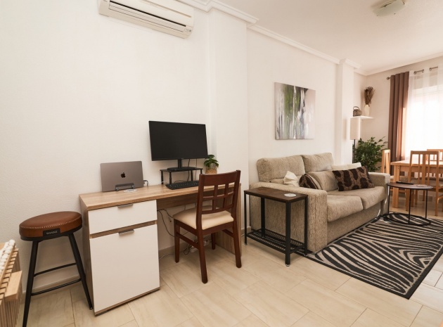 Resale - Apartment - Torrevieja - Torrevieja Centro