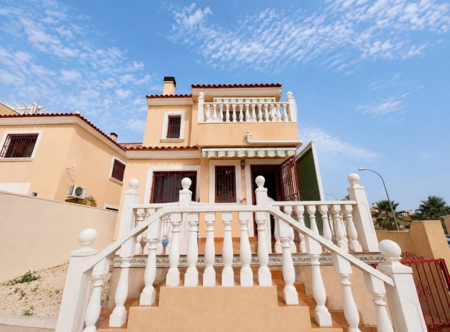 Resale - Villa - Orihuela - Villamartin