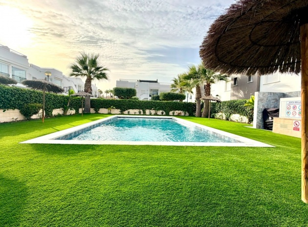 Resale - Apartment - Torrevieja - Aguas Nuevas