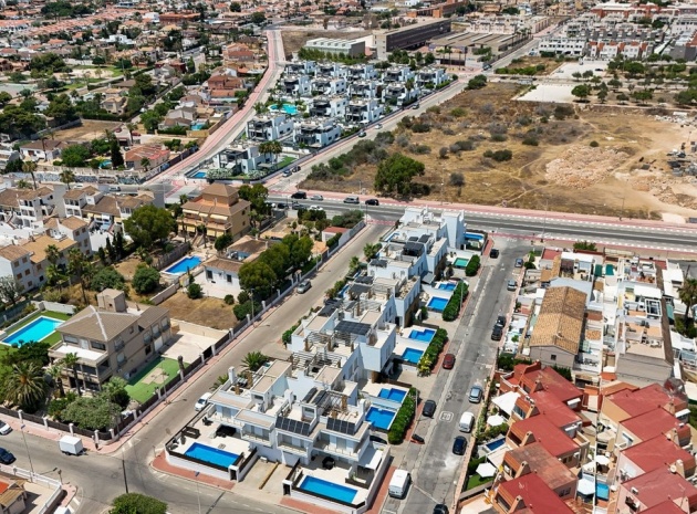 Resale - Townhouse - Torrevieja - Torrevieja Centro