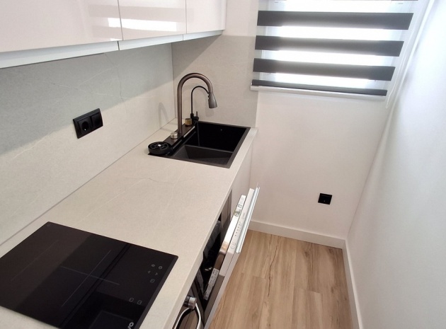 Resale - Apartment - Torrevieja - Torrevieja Centro