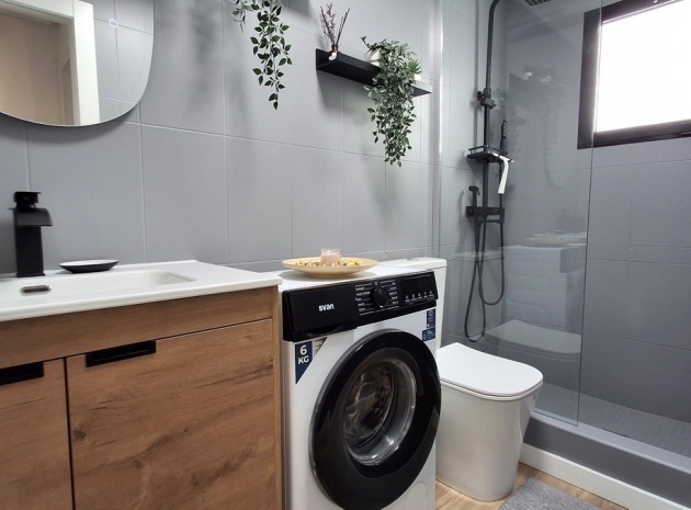 Resale - Apartment - Torrevieja - Torrevieja Centro