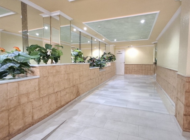 Resale - Apartment - Torrevieja - Torrevieja Centro