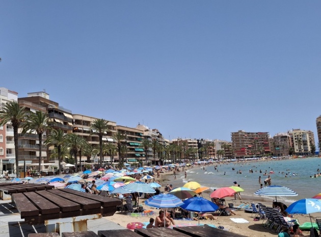 Resale - Apartment - Torrevieja - Torrevieja Centro