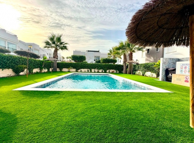 Resale - Apartment - Torrevieja - Aguas Nuevas