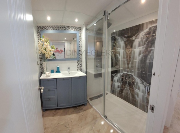 Resale - Apartment - Torrevieja - La Mata