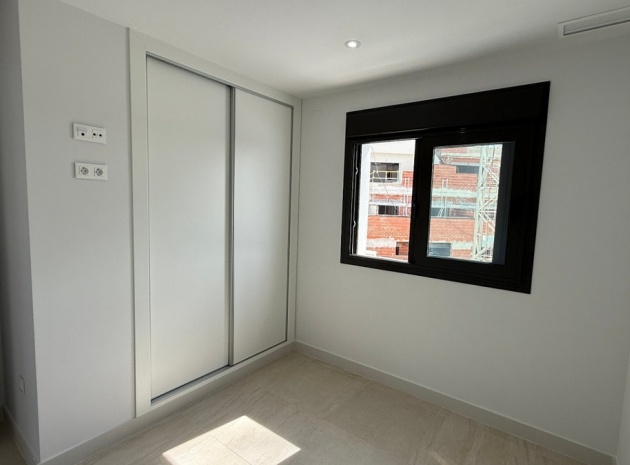 Resale - Apartment - Torrevieja - Torrevieja Centro