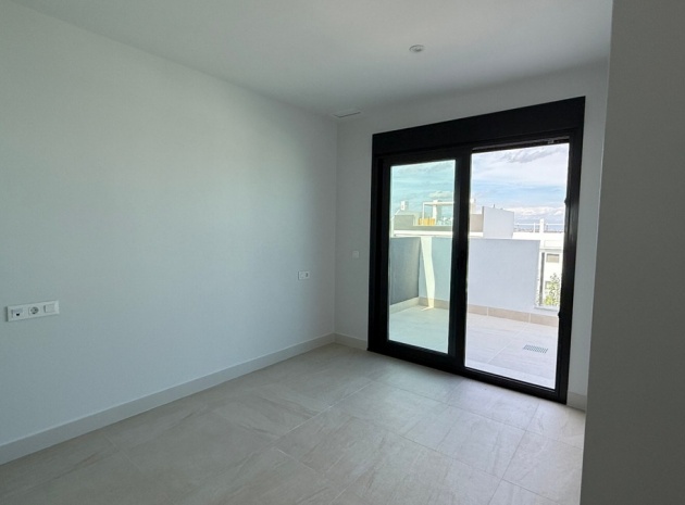 Resale - Apartment - Torrevieja - Torrevieja Centro