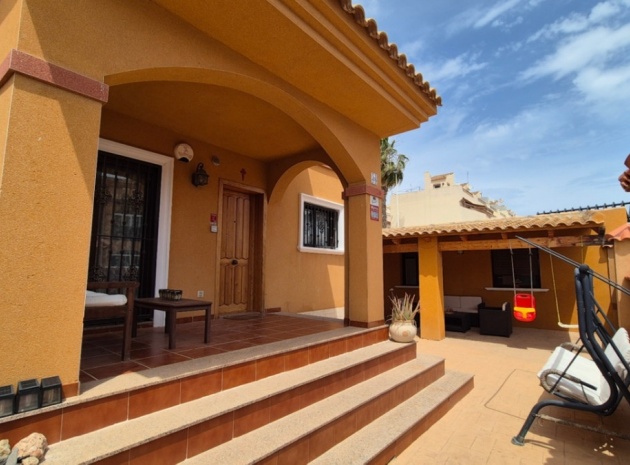Resale - Villa - Torrevieja - Torrevieja Centro