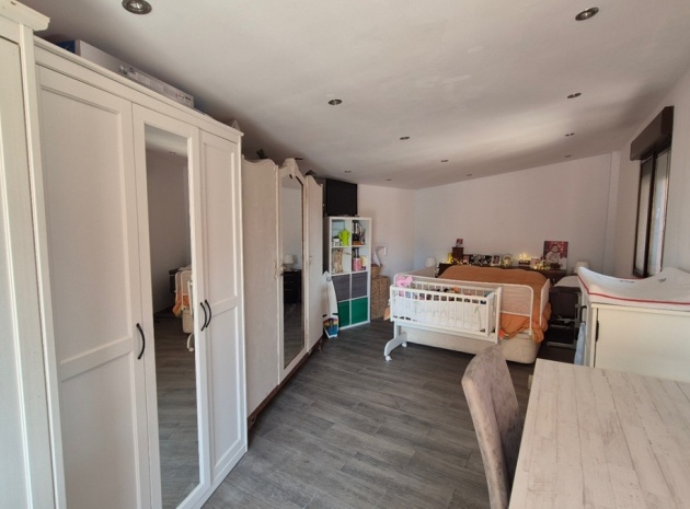 Resale - Villa - Torrevieja - Torrevieja Centro