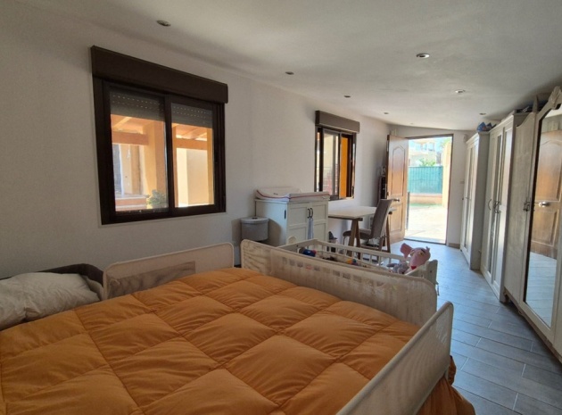 Resale - Villa - Torrevieja - Torrevieja Centro