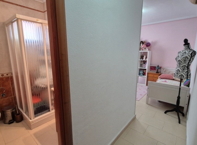 Resale - Villa - Torrevieja - Torrevieja Centro