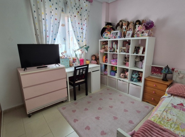 Resale - Villa - Torrevieja - Torrevieja Centro