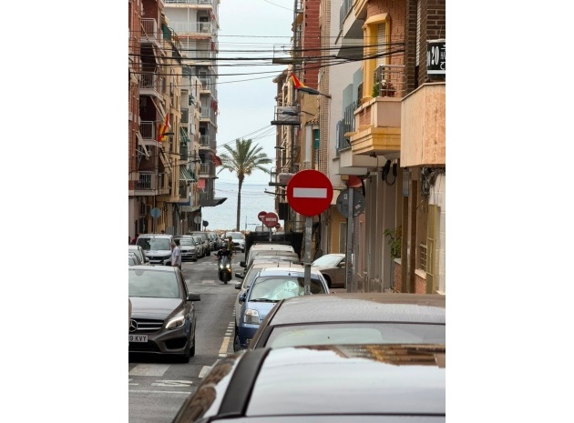 Resale - Apartment - Torrevieja - Torrevieja Centro