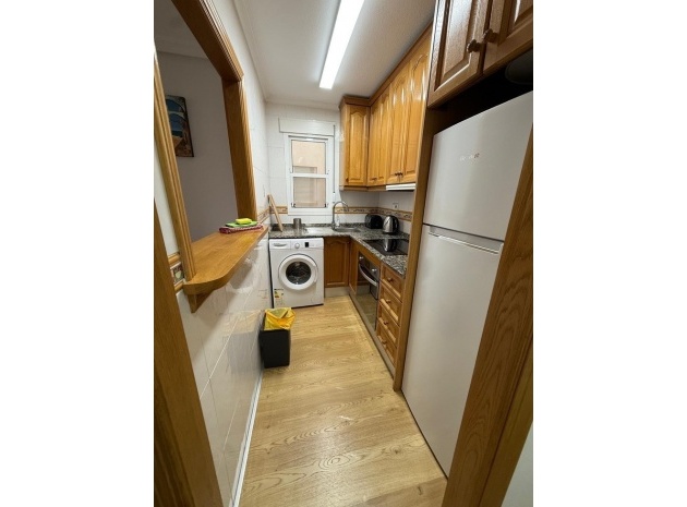 Resale - Apartment - Torrevieja - Torrevieja Centro