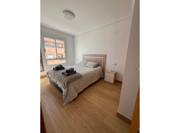 Resale - Apartment - Torrevieja - Torrevieja Centro