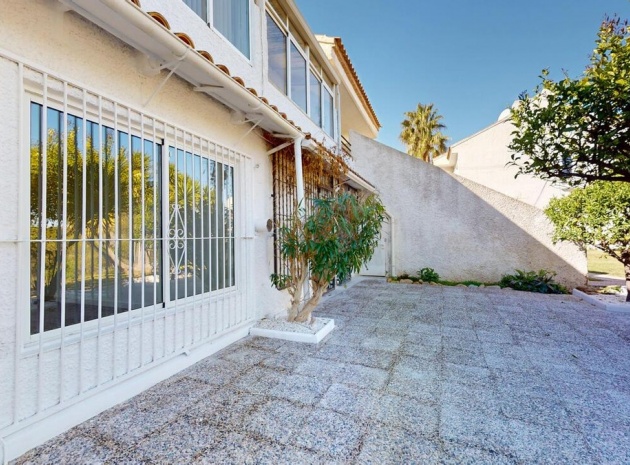 Resale - Villa - Orihuela - Villamartin