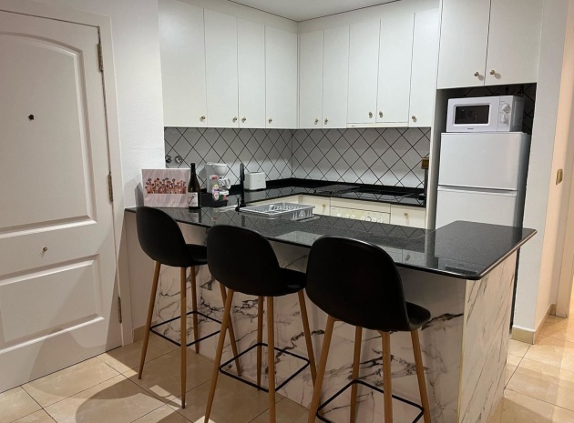 Resale - Apartment - Torrevieja - Torrevieja Centro
